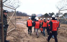 N., S. Korea conduct land surveys for railway, road